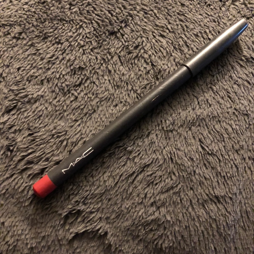 MAC lip liner in forever young